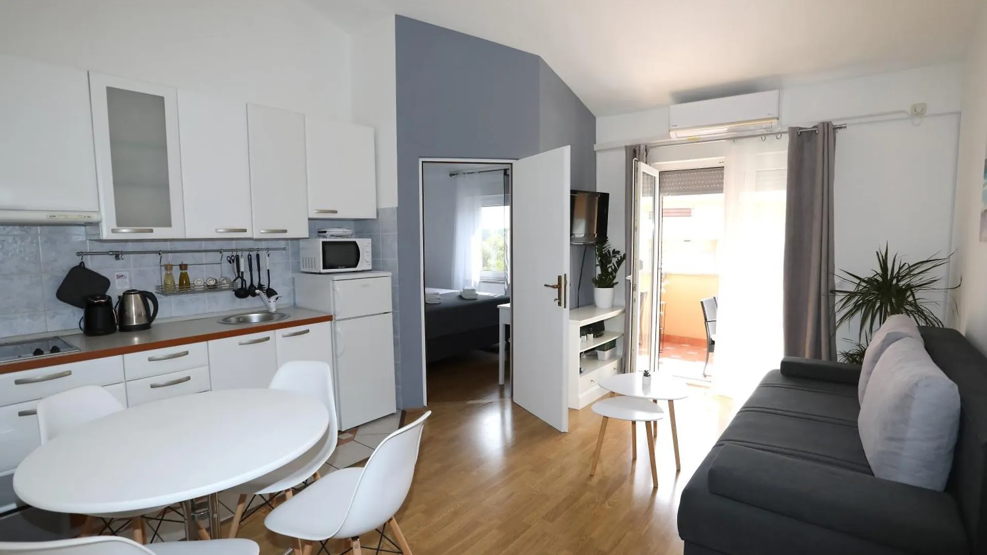 Apartment Loly Medulin